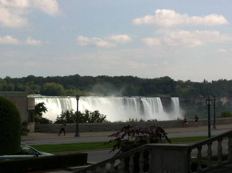 Niagara Falls []